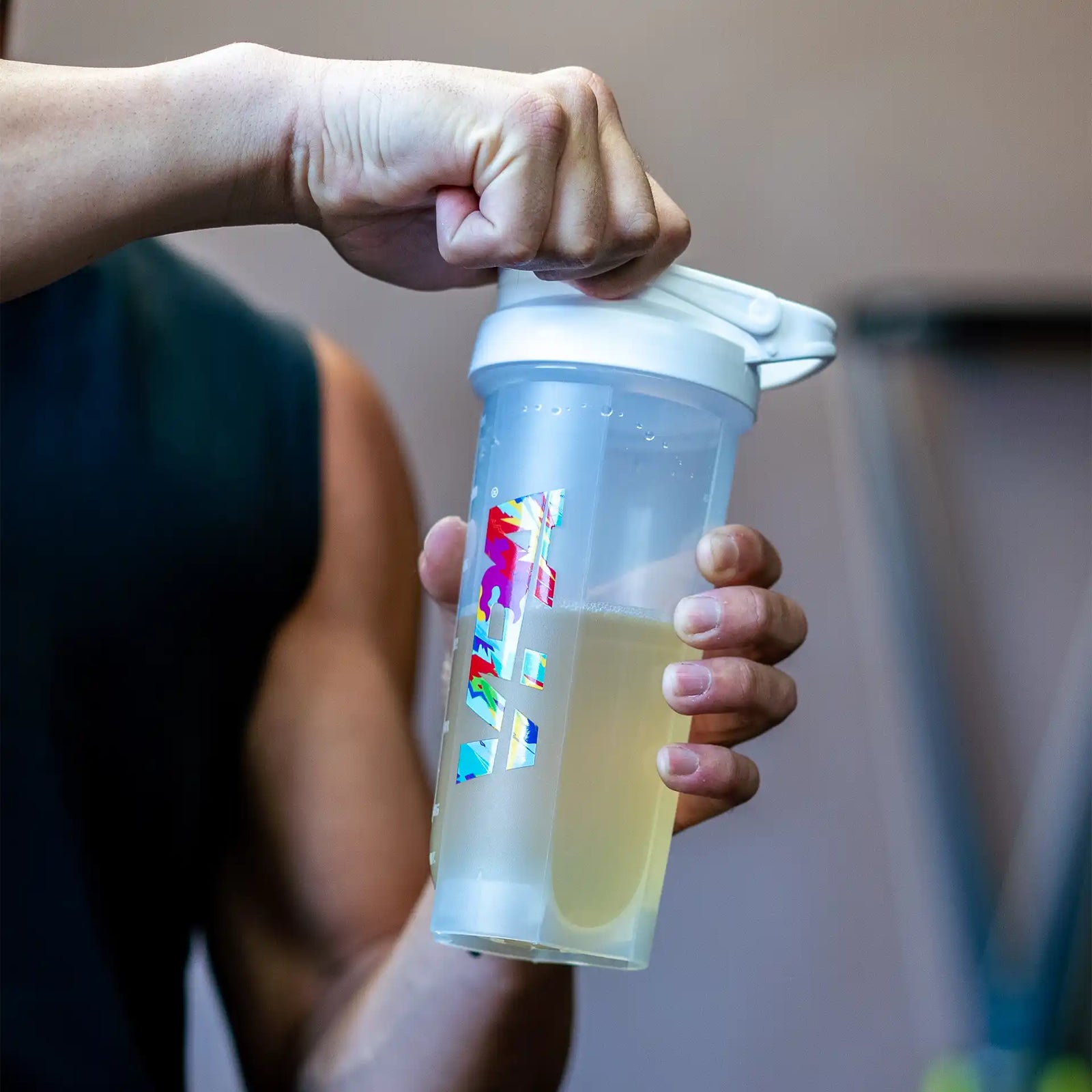 VPA 700ml White Shaker